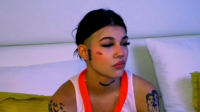 Snapshot of YasminnStorm chatting on June 16, 2026, 4:23 am YasminnStorm online show from June 16, 2026, 4:23 am