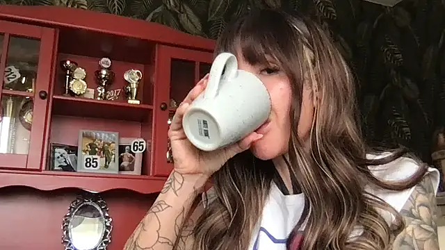 Snapshot of GoddessBetty chatting on April 3, 2026, 12:55 pm GoddessBetty online show from April 3, 2026, 12:55 pm