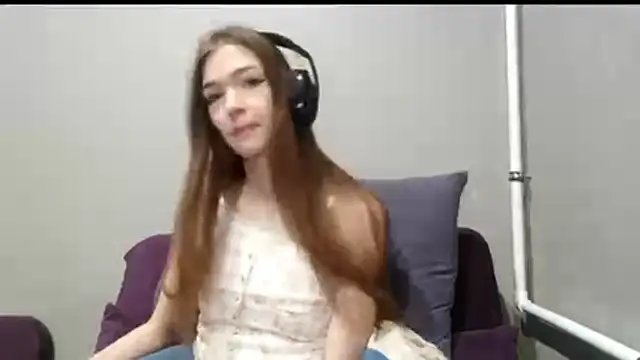 amnamiXx online show from April 4, 2026, 7:20 pm