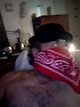 charlieec389 online show from April 3, 2026, 4:57 pm