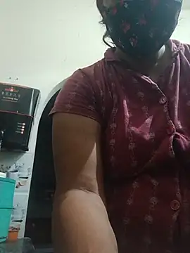 Riyashrma001 online show from June 18, 2026, 2:33 pm