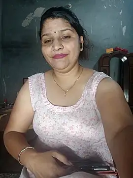 Riyashrma001 online show from April 25, 2026, 6:38 pm