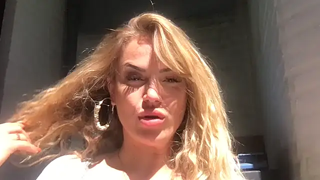 BlondSeduction online show from April 30, 2026, 10:44 am