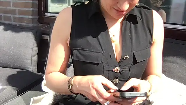 BlondSeduction online show from April 14, 2026, 1:27 pm