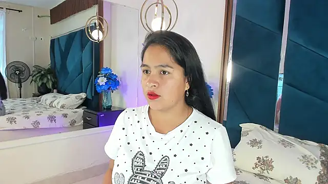 AprilMiiller online show from April 30, 2026, 1:51 pm