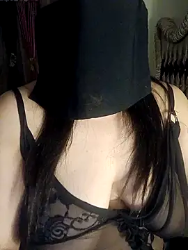 Snapshot of Amira_Egypt chatting on April 3, 2026, 10:49 pm Amira Egypt online show from April 3, 2026, 10:49 pm