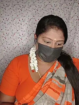Snapshot of Romantic_Woman chatting on July 13, 2026, 5:56 pm Romantic Woman online show from July 13, 2026, 5:56 pm