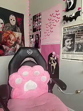 spookiebaddie online show from June 21, 2026, 8:25 pm