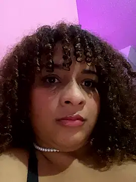 naluisinha online show from April 10, 2026, 1:34 am