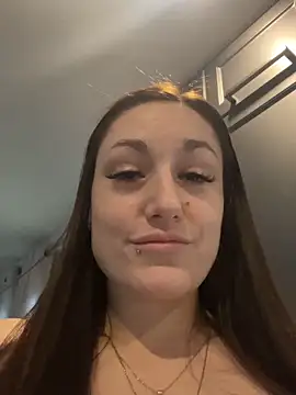 Snapshot of Cass_wild chatting on April 4, 2026, 9:10 pm Cass wild online show from April 4, 2026, 9:10 pm