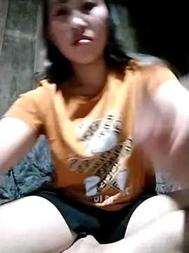 Snapshot of Yo-must chatting on April 7, 2026, 9:16 pm Yo-must online show from April 7, 2026, 9:16 pm