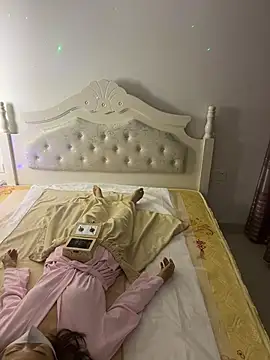 GrownWarrior79 online show from April 5, 2026, 1:07 pm