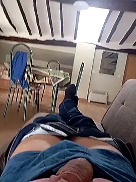 Snapshot of mecaloco chatting on April 8, 2026, 5:14 pm mecaloco online show from April 8, 2026, 5:14 pm