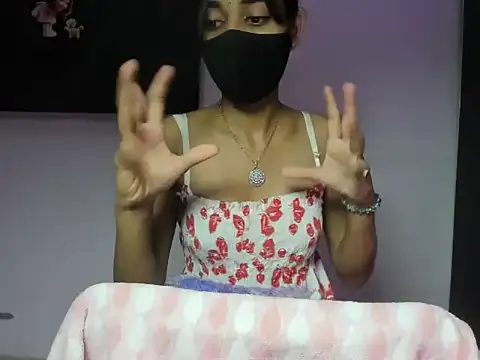 Shanaya xo online show from June 30, 2026, 5:46 pm