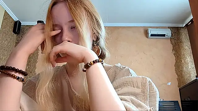KateVibe 01 online show from May 11, 2026, 1:18 am