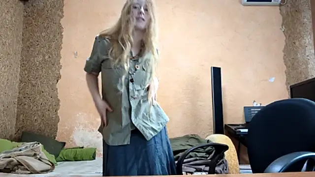KateVibe 01 online show from April 21, 2026, 1:42 am