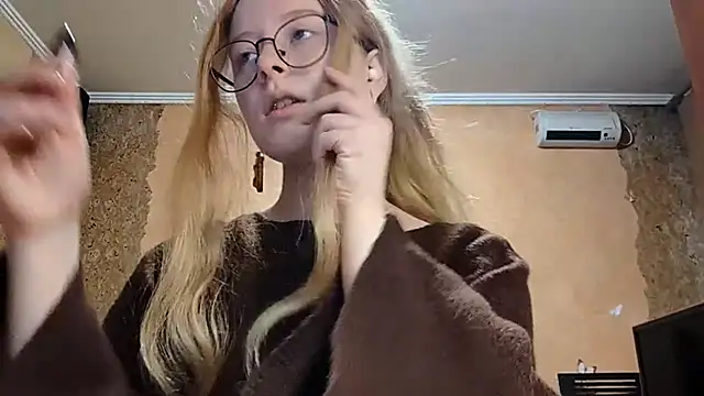 KateVibe 01 online show from May 16, 2026, 1:26 am