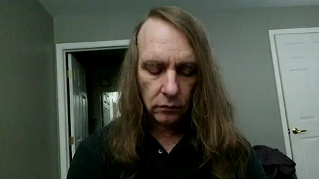 Snapshot of Magnus_Luv chatting on June 21, 2026, 10:48 pm Magnus Luv online show from June 21, 2026, 10:48 pm