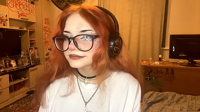 RedHeadCat online show from May 21, 2026, 10:29 pm