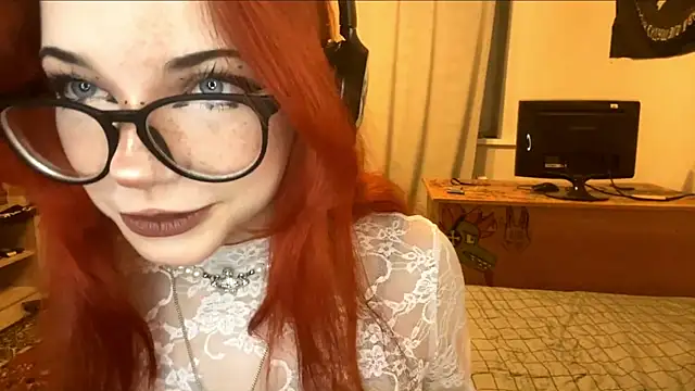 RedHeadCat online show from May 12, 2026, 9:32 pm