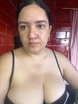 Fresita-12 online show from June 11, 2026, 7:44 pm