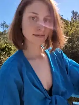 Snapshot of Julialexxxx chatting on April 5, 2026, 8:54 am Julialexxxx online show from April 5, 2026, 8:54 am