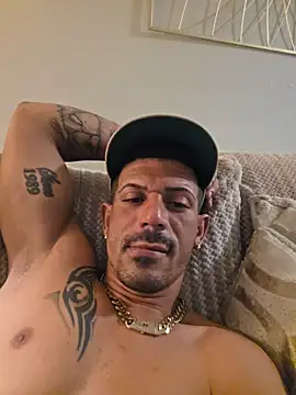 CubanFashion online show from April 5, 2026, 5:58 am