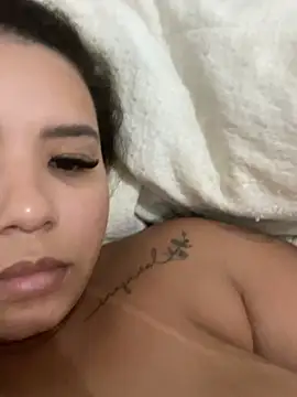 gabyzinha2030 online show from May 26, 2026, 3:37 am