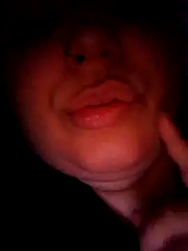 Snapshot of criscvwolff99 chatting on April 7, 2026, 3:52 am criscvwolff99 online show from April 7, 2026, 3:52 am