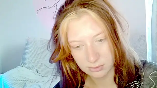 Snapshot of earn_my_lily chatting on April 23, 2026, 12:29 pm earn my lily online show from April 23, 2026, 12:29 pm