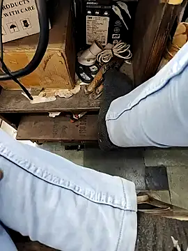 X-boy-11 online show from June 12, 2026, 7:17 am