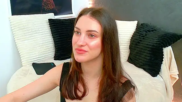 Snapshot of Amira_a chatting on June 3, 2026, 4:24 am Amira a online show from June 3, 2026, 4:24 am
