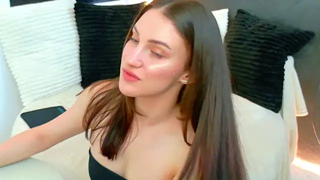 Snapshot of Amira_a chatting on May 27, 2026, 4:20 am Amira a online show from May 27, 2026, 4:20 am