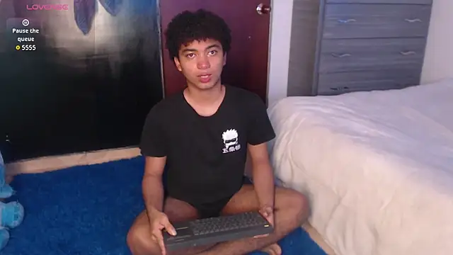 felipecams online show from June 11, 2026, 4:48 pm