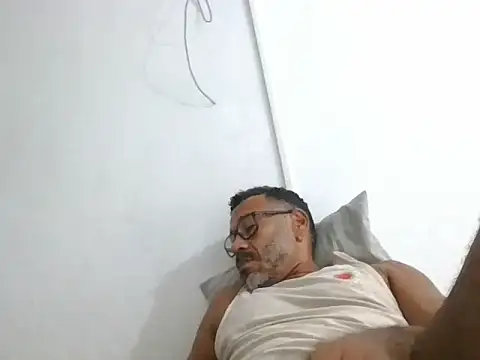 Snapshot of paizao1977brazil chatting on April 11, 2026, 2:32 pm paizao1977brazil online show from April 11, 2026, 2:32 pm