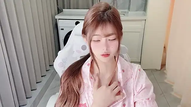 Snapshot of xiaoyugan_cute chatting on June 14, 2026, 3:24 pm xiaoyugan cute online show from June 14, 2026, 3:24 pm