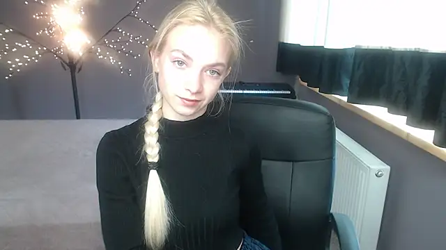 SonnySofia online show from April 22, 2026, 5:36 am