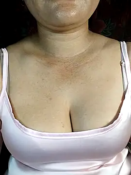 saya 006 online show from April 14, 2026, 1:10 am