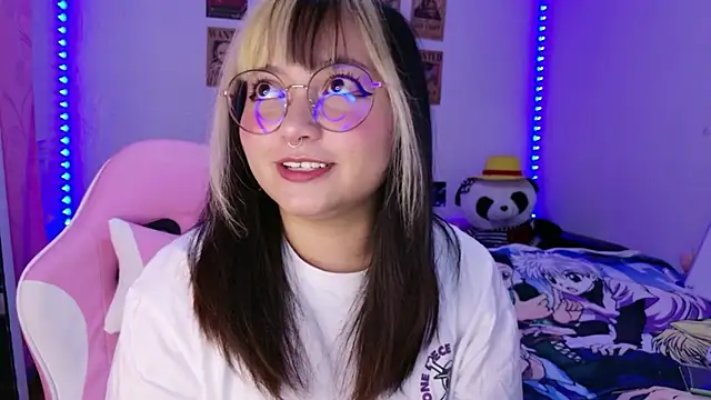 ZoeyDoll  online show from April 16, 2026, 11:18 pm