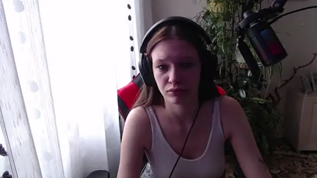 PunyKnee online show from April 14, 2026, 8:19 am