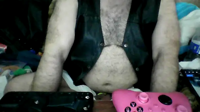 BriTheTopBear online show from May 17, 2026, 5:07 am