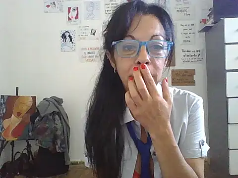 luly mariposa online show from April 25, 2026, 1:41 pm