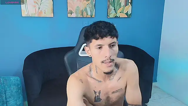 Snapshot of ALEXXXTREM69 chatting on April 9, 2026, 12:11 pm ALEXXXTREM69 online show from April 9, 2026, 12:11 pm