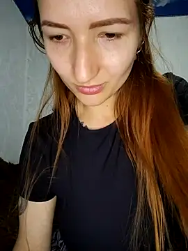 LeonaFox online show from May 9, 2026, 4:21 pm