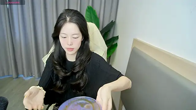 yizhixiaolulu online show from April 8, 2026, 6:15 am