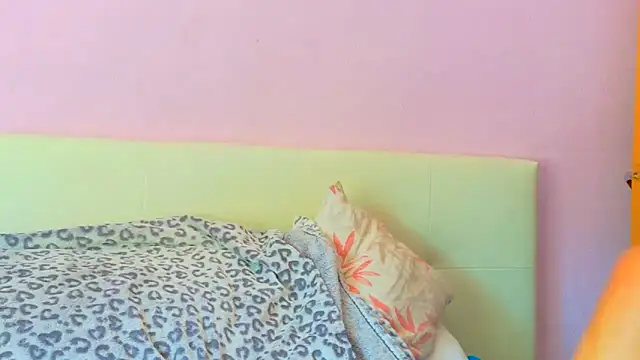 MojaditPussy online show from April 16, 2026, 1:23 pm