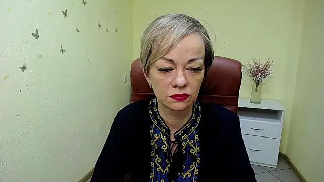 NikaMayu online show from May 15, 2026, 4:54 am