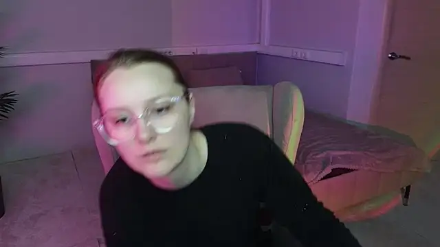JessieWayy online show from May 19, 2026, 1:10 am