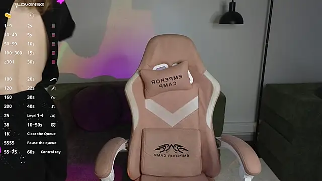 JessieWayy online show from May 13, 2026, 1:12 am