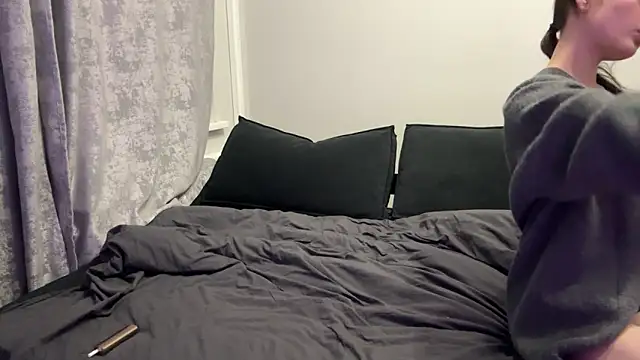 MirandaKiss  online show from April 11, 2026, 2:19 am